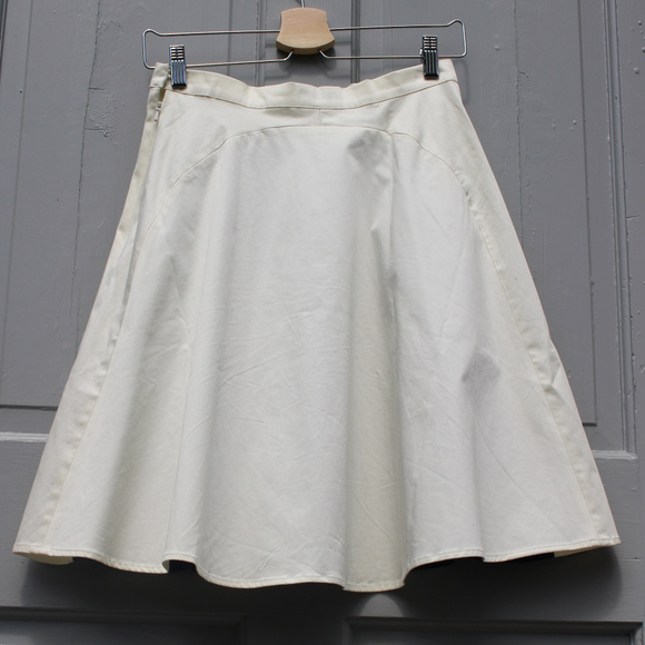 Like New Danish Brand Navy and White Skirt Size S - Picture 8 of 8